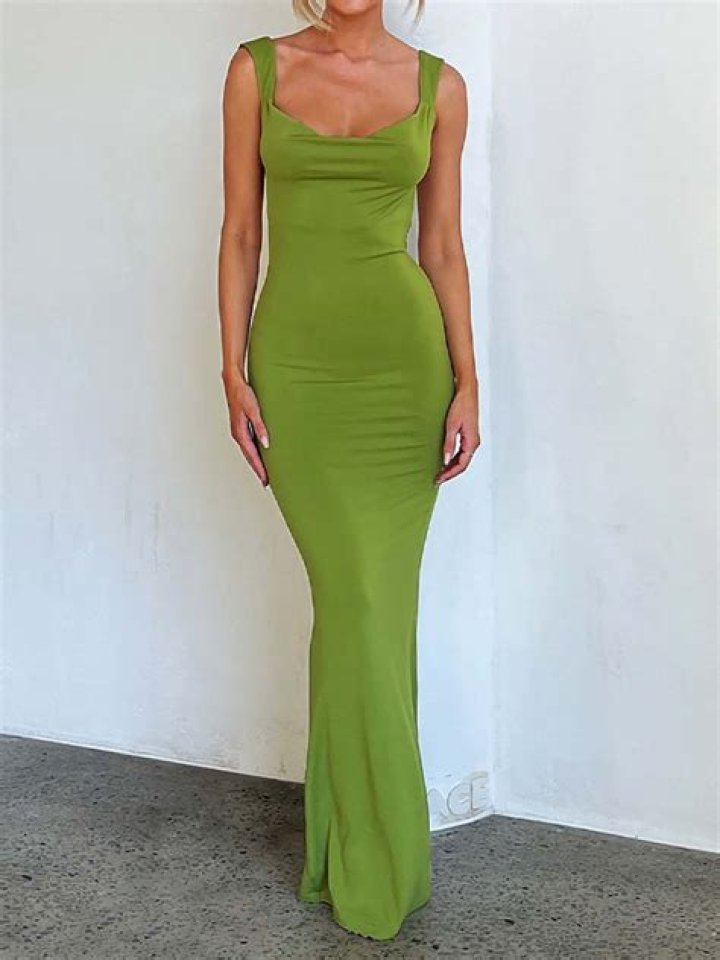Amanda Holden is a green goddess in figure-hugging maxi dress