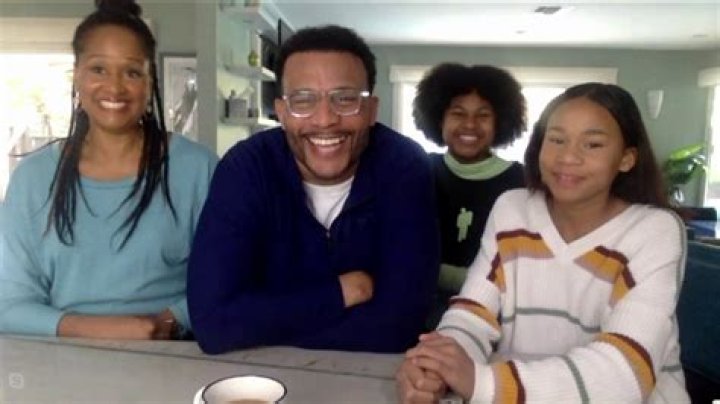 David A Arnold Wife: Who Is Julie Harkness?