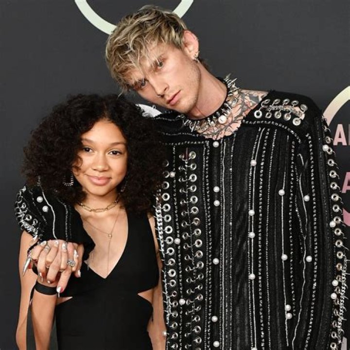 Is Machine Gun Kelly Gay? Age, Height, Net Worth