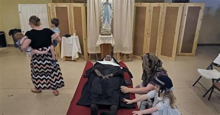 Nun whose body shows little decay since 2019 death draws hundreds to rural Missouri
