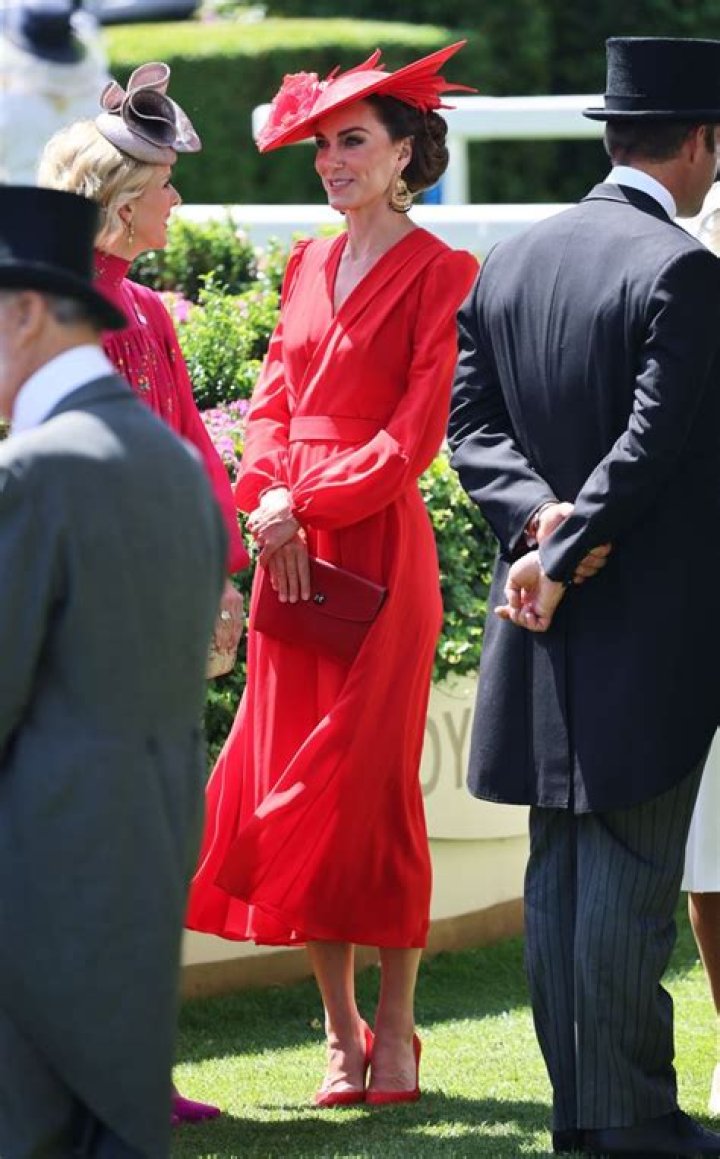 Princess Kate wows the crowds at Ascot in unexpected red dress