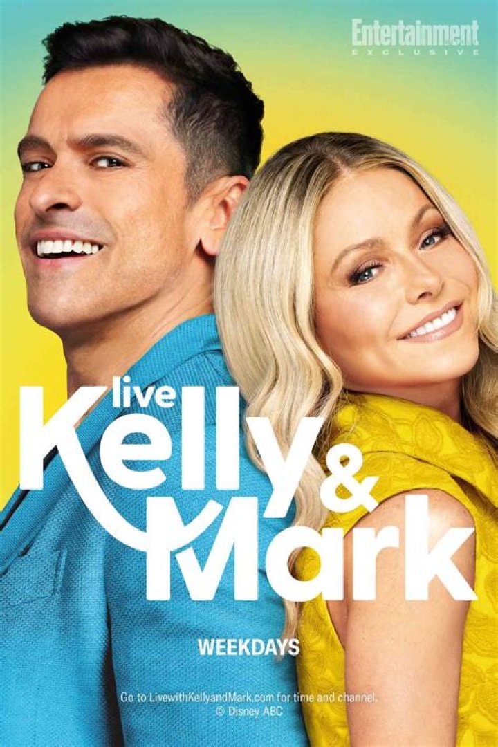 Who is Kelly Ripa's holiday replacement this week on Live with Kelly and Ryan, Katie Lowes?